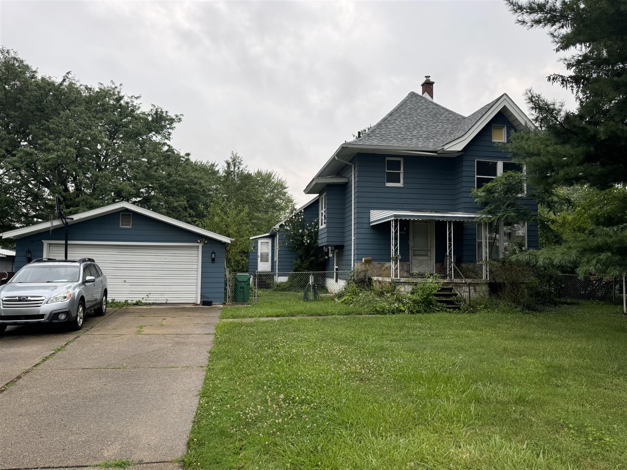 Hayes Ave, Eastpointe, MI 48021