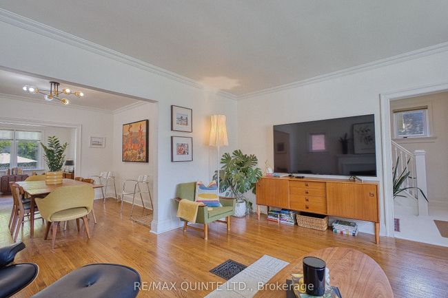 291 Dufferin Ave, House other with 2 bedrooms, 2 bathrooms and 8 parking in Belleville ON | Image 11