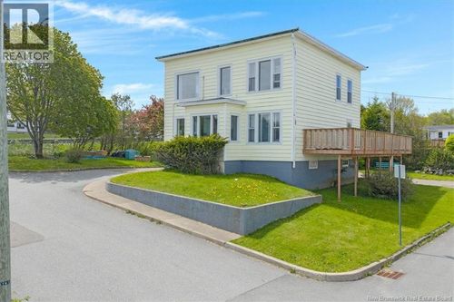 360 Riverview Dr, Saint John, NB, E2M1M7 | Card Image