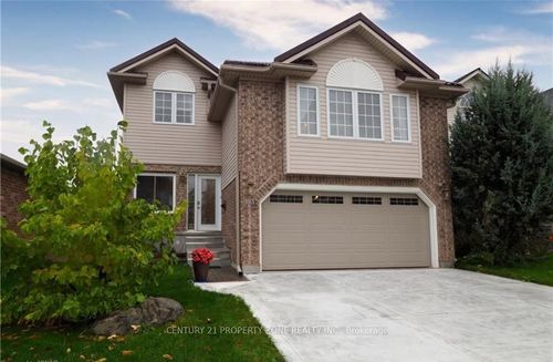 103 Milfoil Cres, Kitchener, ON, N2E3L3 | Card Image