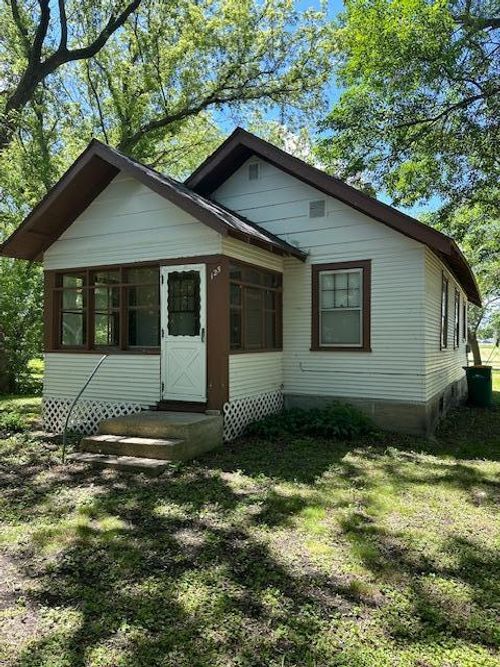 125 5th St, Clinton, MN, 56225 | Card Image