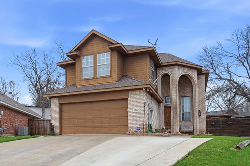 1812 Haley Cir, Carrollton, TX, 75006-3942 | Card Image