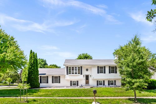 2102 Pacific Ave, Bloomington, IL, 61701-1445 | Card Image