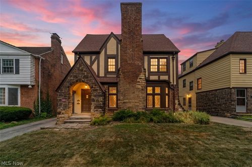 19619 Winslow Rd, Shaker Heights, OH, 44122-4956 | Card Image