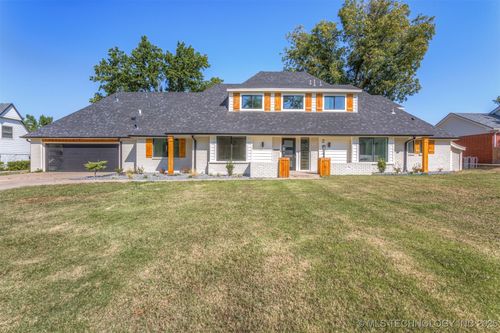 2925 E 57th Pl, Tulsa, OK, 74105-7409 | Card Image