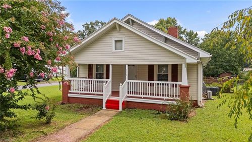 217 Moon St, Thomasville, NC, 27360-5462 | Card Image