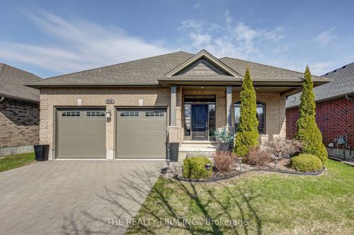 696 Bennett Cres, Mount Brydges, ON, N0L1W0 | Card Image