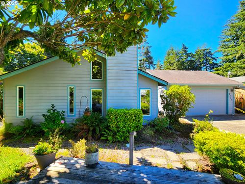 2222 11th St, Florence, OR, 97439-9669 | Card Image