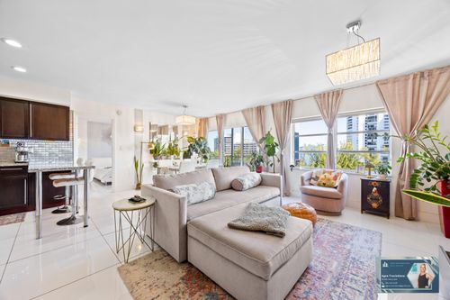 812-300 Diplomat Pkwy, Hallandale Beach, FL, 33009-3762 | Card Image