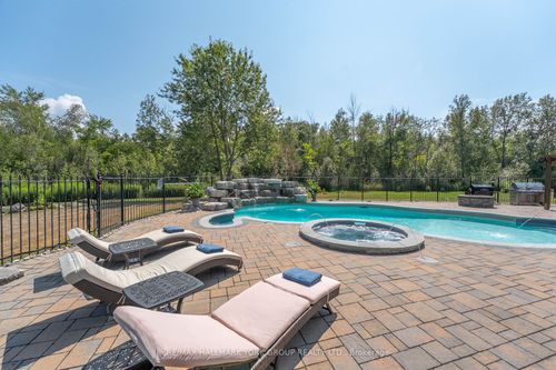 6871 Black River Rd, Sutton West, ON, L0E1R0 | Card Image