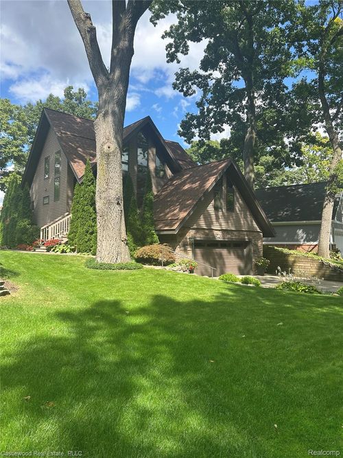 1625 Ridge Road, Highland Charter Township, MI, 48356 | Card Image