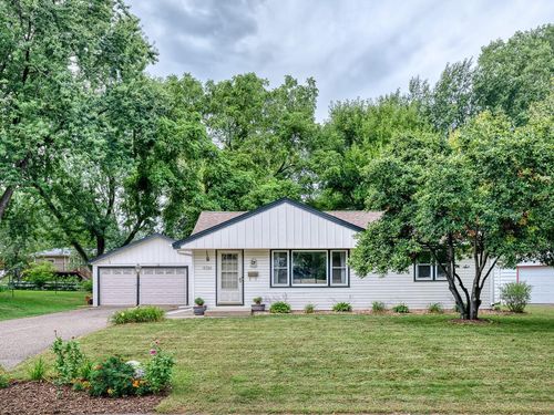 5724 Moore Lake Dr W, Fridley, MN, 55432-5648 | Card Image