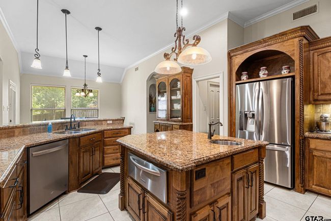1516 Chaparrel Run, House other with 4 bedrooms, 6 bathrooms and null parking in Tyler TX | Image 6