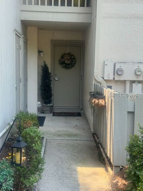 52-36 Deallyon Ave, Hilton Head Island, SC, 29928-7061 | Card Image