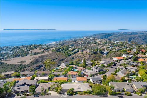 2867 Chateau Way, Laguna Beach, CA, 92651-2010 | Card Image