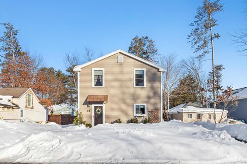 15 King St, Salem, NH, 03079-1351 | Card Image