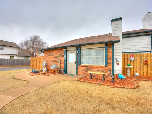 8814 N Rockwell Dr, Oklahoma City, OK, 73132-3548 | Card Image