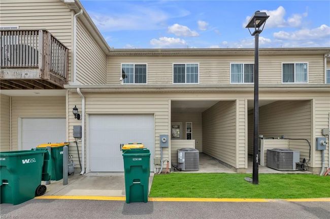 2011 Chartwell Dr, House attached with 3 bedrooms, 3 bathrooms and null parking in Newport News VA | Image 36