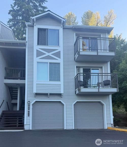 o-12717 Ne 171st Ln, Woodinville, WA, 98072-7948 | Card Image