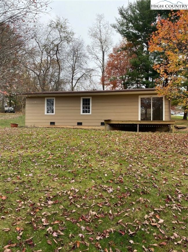 34 Luther Street, House other with 3 bedrooms, 1 bathrooms and null parking in Sparta NC | Image 4