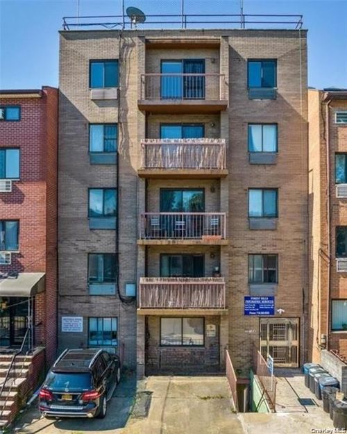d-75-58 113th St, Forest Hills, NY, 11375-2204 | Card Image