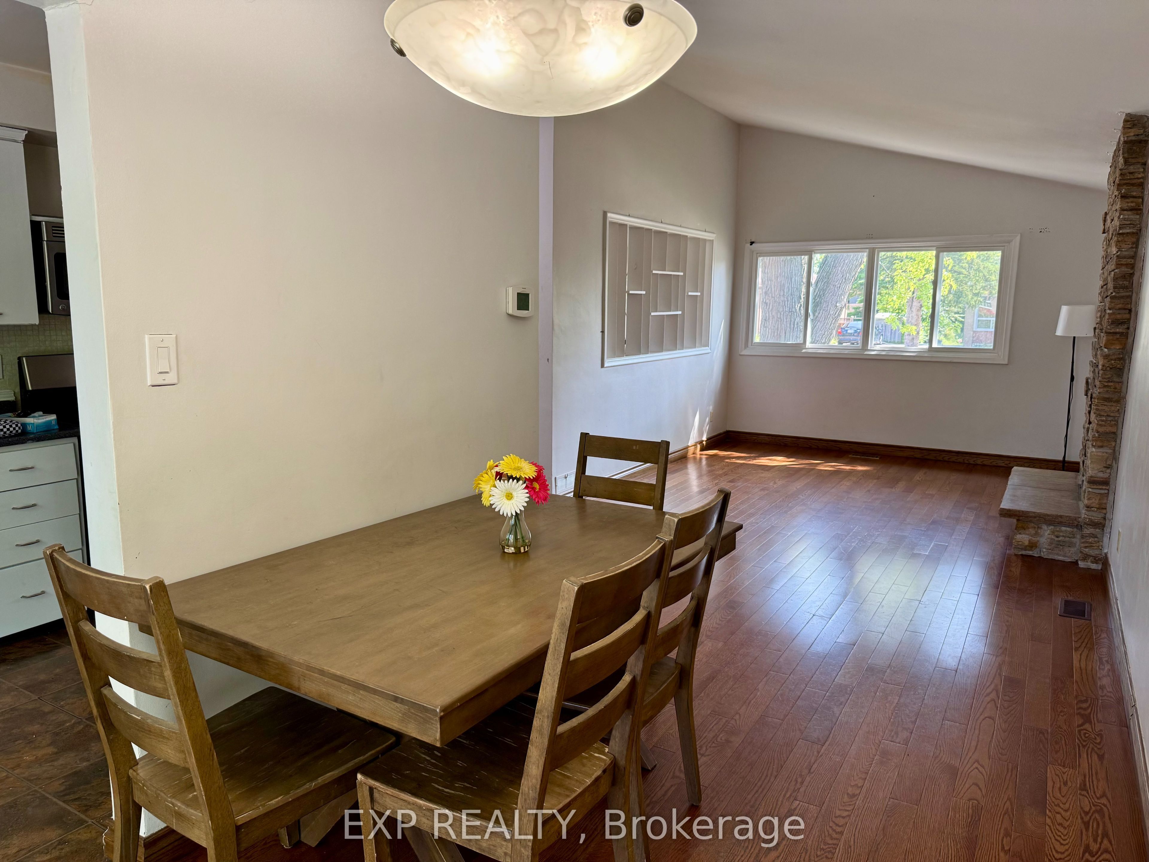Residential Lease in Toronto E09 5