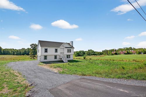 2 James Ct, Port Jervis, NY, 12771-3143 | Card Image