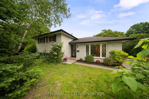 1005 Everton Rd, Midland, ON, L4R5H7 | Card Image