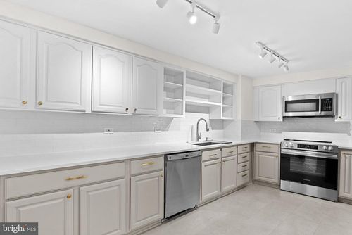 510k-4601 N Park Ave, CHEVY CHASE, MD, 20815-4572 | Card Image