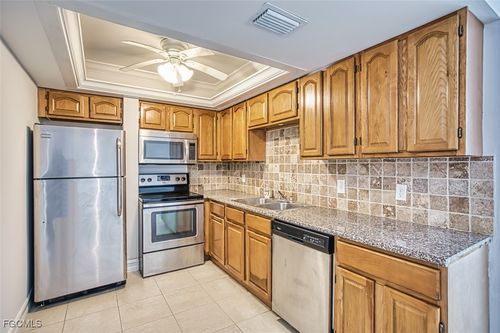 apt-12-12471 Mcgregor Blvd, FORT MYERS, FL, 33919-3155 | Card Image