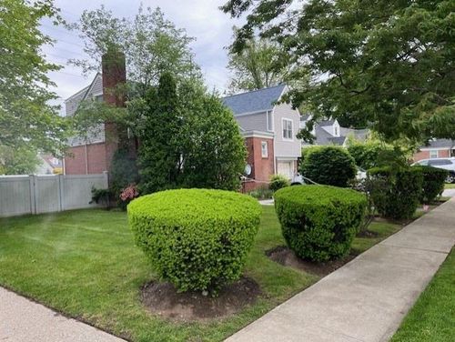 1 Jean Ct, Malverne, NY, 11565-2003 | Card Image