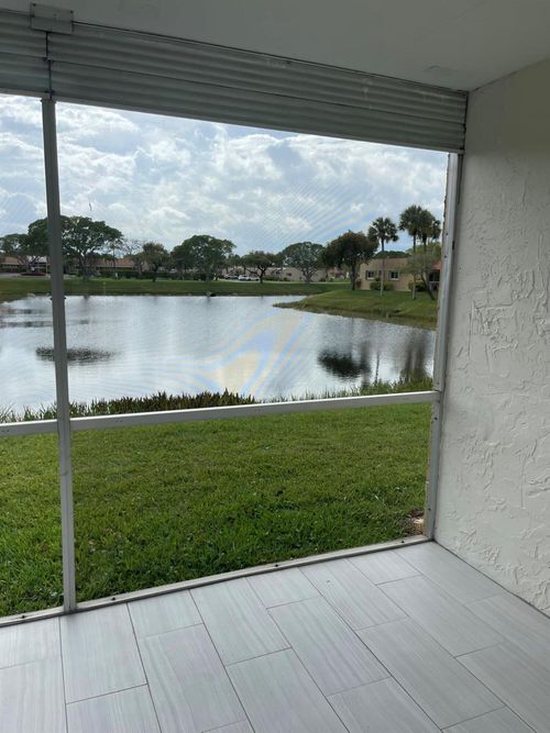 105 Lake Helen Dr, West Palm Beach, FL, 33411-2271 | Card Image
