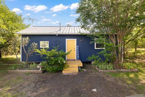 1060 Forest View Dr, Blanco, TX, 78606-4696 | Card Image