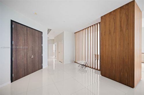 ph4301-88 Sw 7th St, Miami, FL, 33130-3691 | Card Image