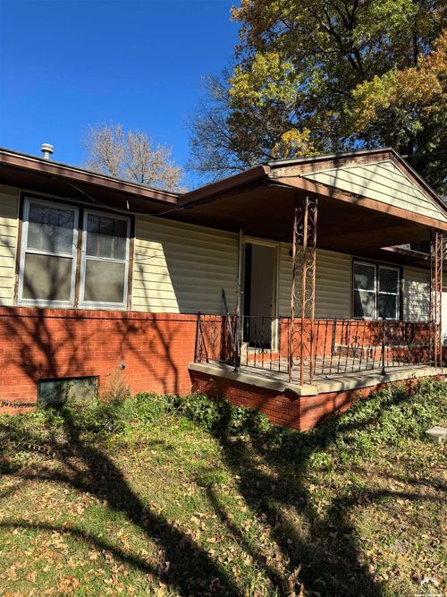 601 E Eisenhower Rd, Lansing, KS, 66043-1112 | Card Image