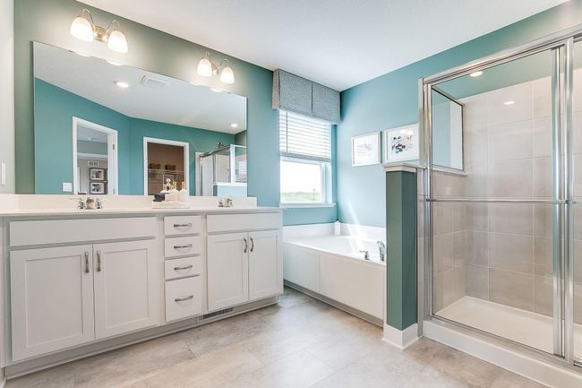 Luxury bathroom ensuite. | Image 20