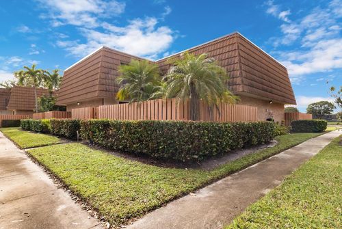 245 Charter Way, West Palm Beach, FL, 33407-6654 | Card Image