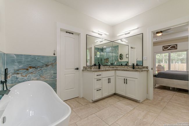 114 Mokukua Lane, House other with 3 bedrooms, 3 bathrooms and null parking in Bastrop TX | Image 23