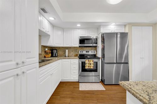 309-1101 Colony Point Cir, Pembroke Pines, FL, 33026-2902 | Card Image