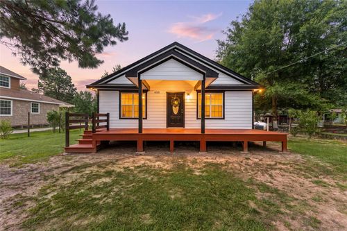 650 County Road 3404, Cleveland, TX, 77327-2585 | Card Image