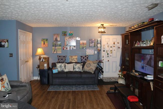 APT-1033 - 6343 Springwater Ter, Condo with 2 bedrooms, 2 bathrooms and null parking in FREDERICK MD | Image 4