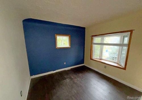 74 E Fairmount Ave, Pontiac, MI, 48340-2726 | Card Image