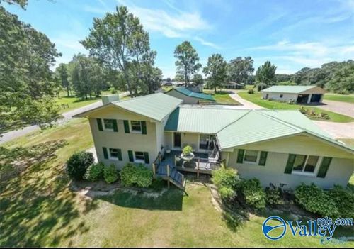 60 Holbrooks St, Crossville, AL, 35962-3249 | Card Image