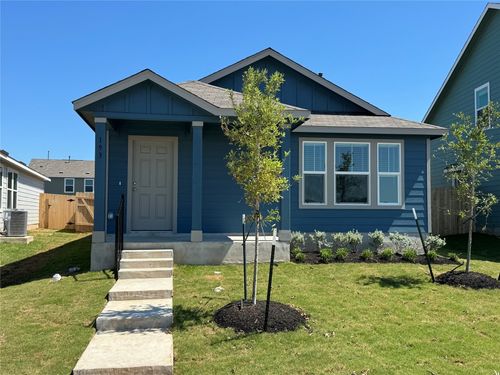 193 Magalia Ln, Kyle, TX, 78640-3860 | Card Image