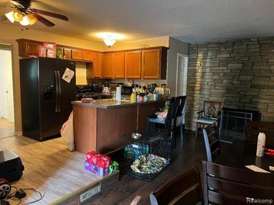 9829 Gary Street, Home with 3 bedrooms, 2 bathrooms and null parking in Romulus MI | Image 3