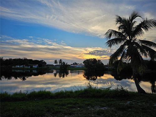2737 Nw 24th Ave, Oakland Park, FL, 33311-2129 | Card Image