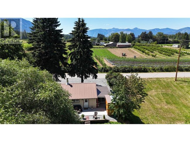 4152 51 St, House other with 2 bedrooms, 2 bathrooms and 10 parking in Canyon BC | Image 9