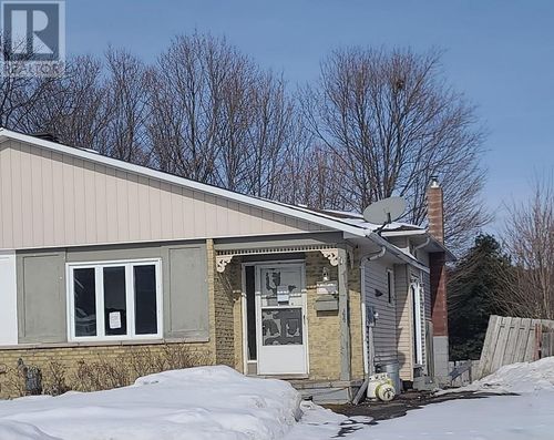 21 Laprairie Cres, Elliot Lake, ON, P5A3B7 | Card Image