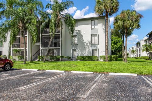 f3-1009 Green Pine Blvd, West Palm Beach, FL, 33409-7021 | Card Image