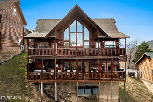 1549 Bears Den Way, Sevierville, TN, 37862 | Card Image